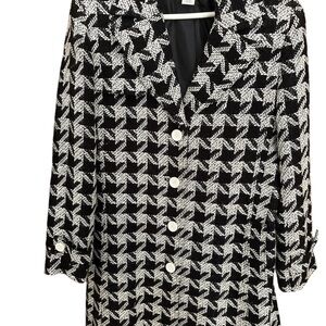 Practically new Nine & Company houndstooth blazer in size 16